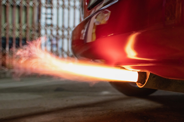 What Causes A Popping Sound From The Tailpipe? | Desi Auto Care